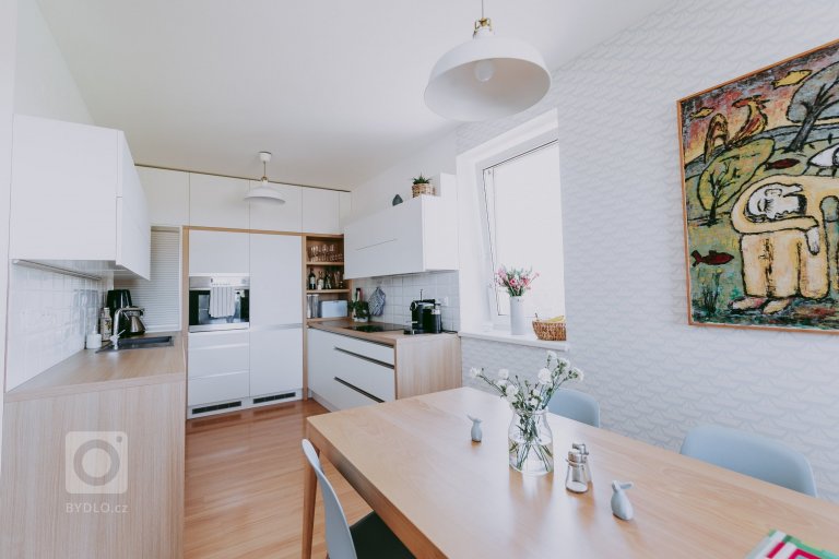 add picture to album