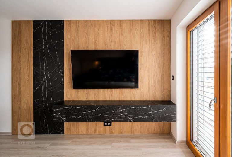 add picture to album