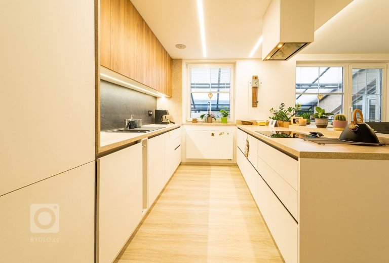 add picture to album