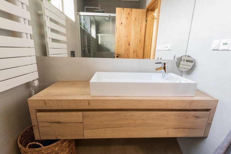 Po delší době vám přinášíme další realizaci. Nyní se jedná o kompletní originál&nbsp; &quot;Luxusní interiér na míru&quot;.&nbsp;&nbsp;&nbsp;Dbali jsme přitom…