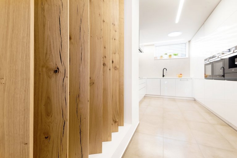 Po delší době vám přinášíme další realizaci. Nyní se jedná o kompletní originál&nbsp; &quot;Luxusní interiér na míru&quot;.&nbsp;&nbsp;&nbsp;Dbali jsme přitom…