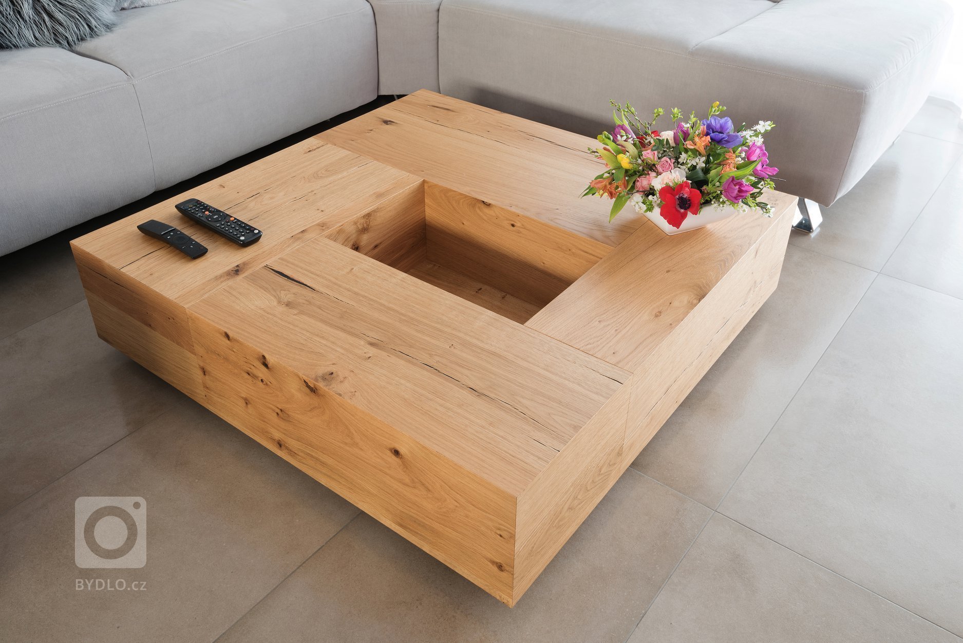 Po delší době vám přinášíme další realizaci. Nyní se jedná o kompletní originál&nbsp; &quot;Luxusní interiér na míru&quot;.&nbsp;&nbsp;&nbsp;Dbali jsme přitom…