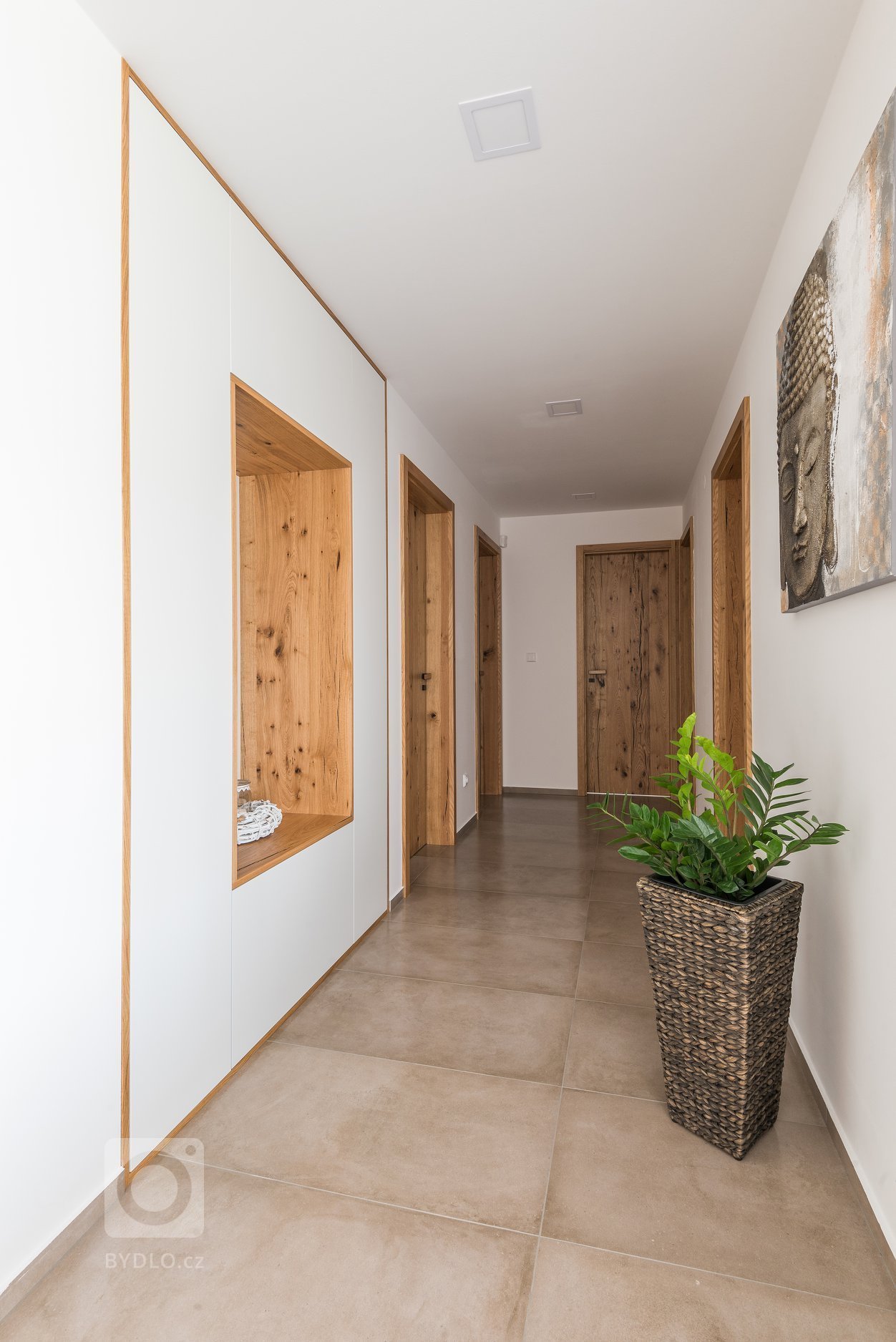 Po delší době vám přinášíme další realizaci. Nyní se jedná o kompletní originál&nbsp; &quot;Luxusní interiér na míru&quot;.&nbsp;&nbsp;&nbsp;Dbali jsme přitom…