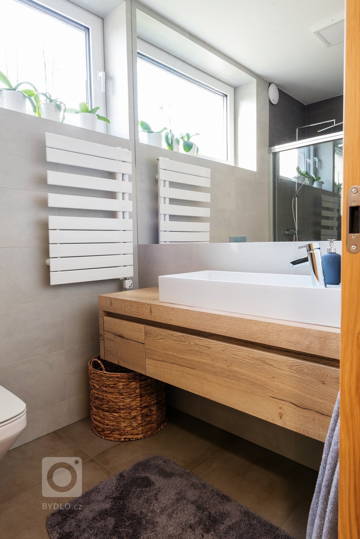 Po delší době vám přinášíme další realizaci. Nyní se jedná o kompletní originál&nbsp; &quot;Luxusní interiér na míru&quot;.&nbsp;&nbsp;&nbsp;Dbali jsme přitom…