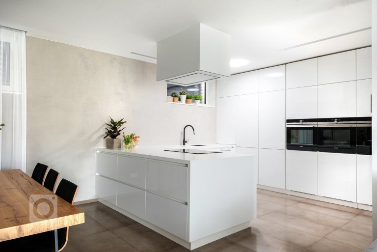 add picture to album