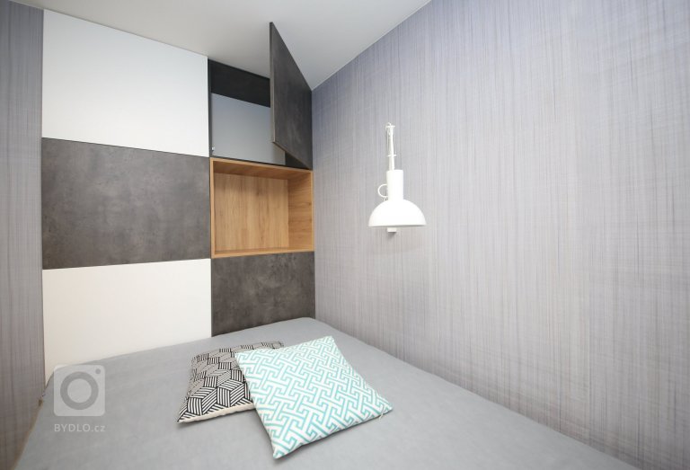 add picture to album