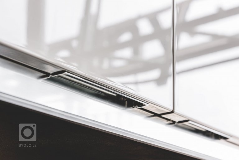 add picture to album