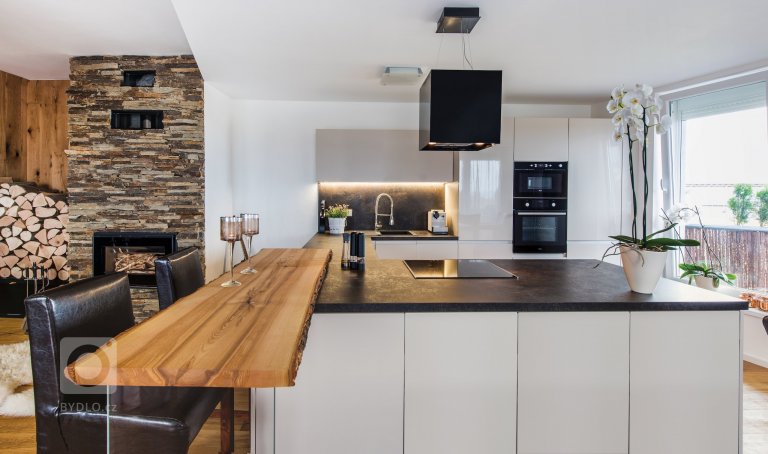 add picture to album