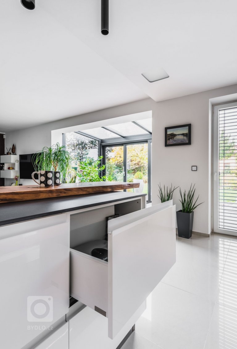 add picture to album