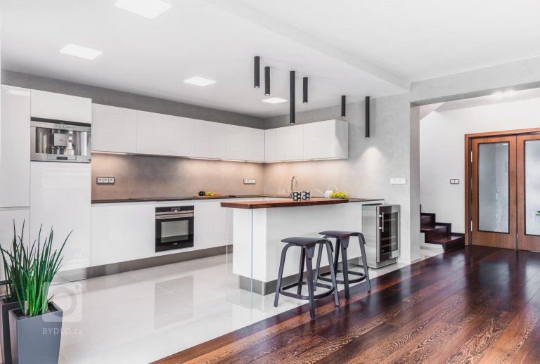 add picture to album