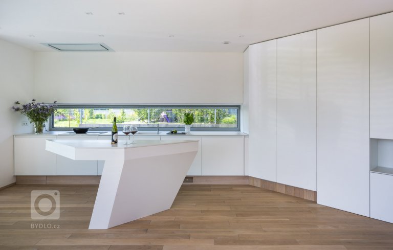 add picture to album