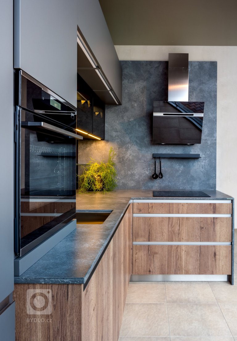 add picture to album