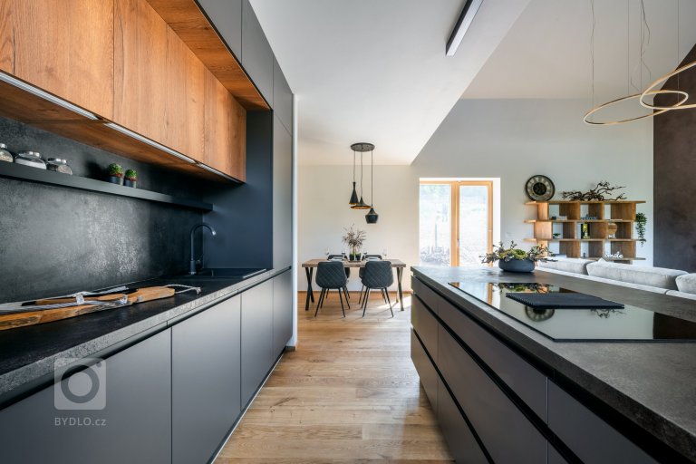 add picture to album