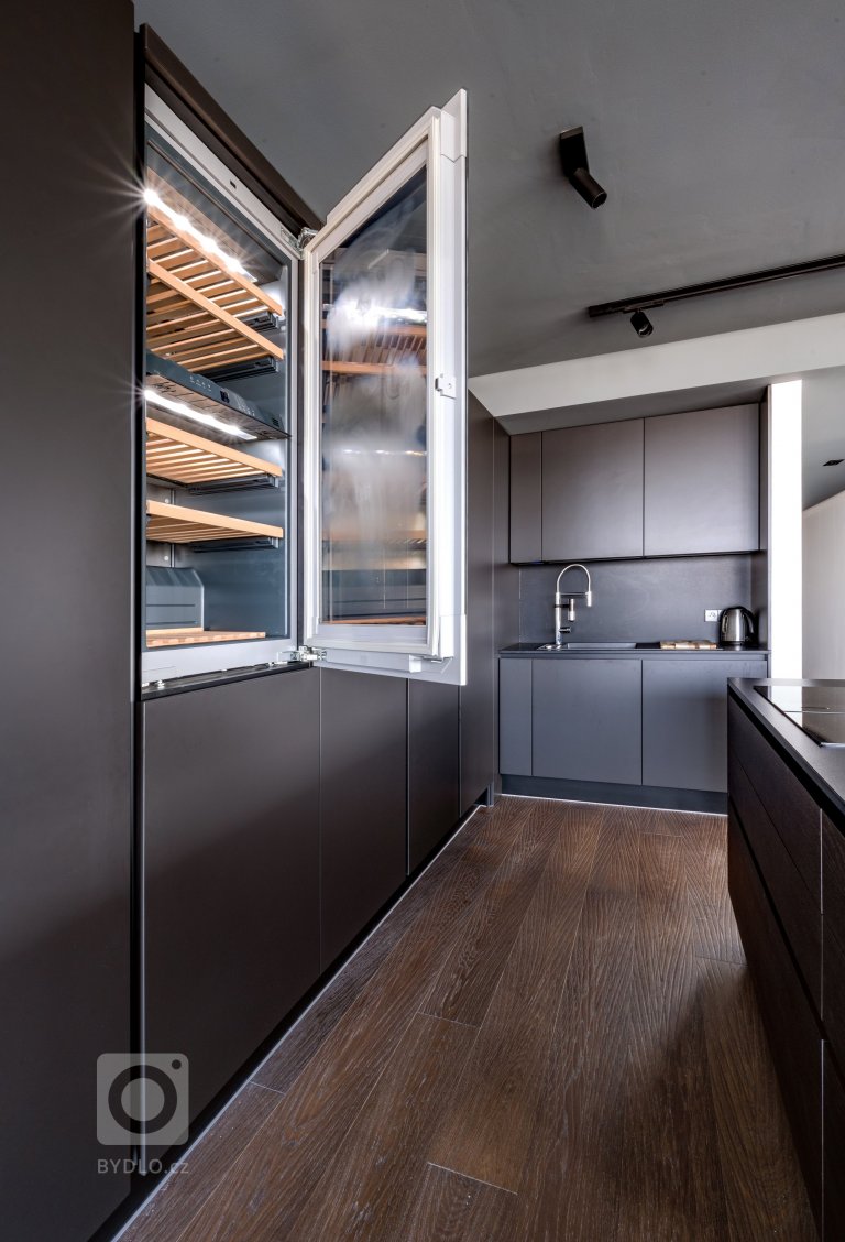 add picture to album