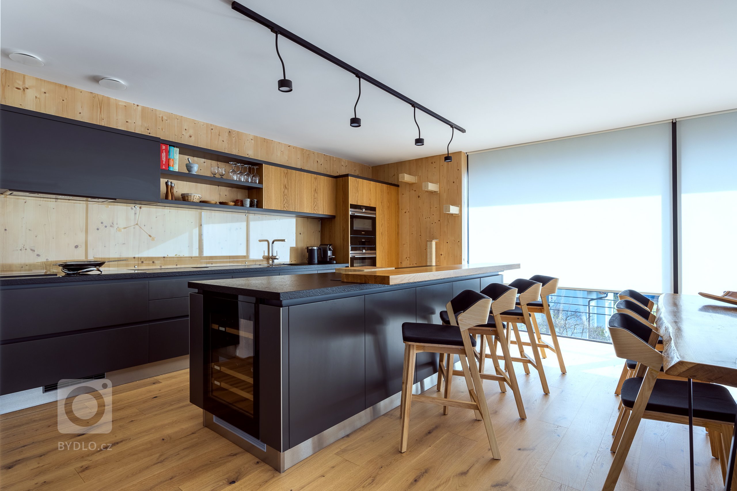 SYKORA. SPOJENÍ TOHO NEJLEPŠÍHO Z PŘÍRODY I LIDSKÉ MYSLI.

Jak si představujete své vysněné bydlení vy? Řada lidí by odpověděla, že i uvnitř čtyř stěn touží po…