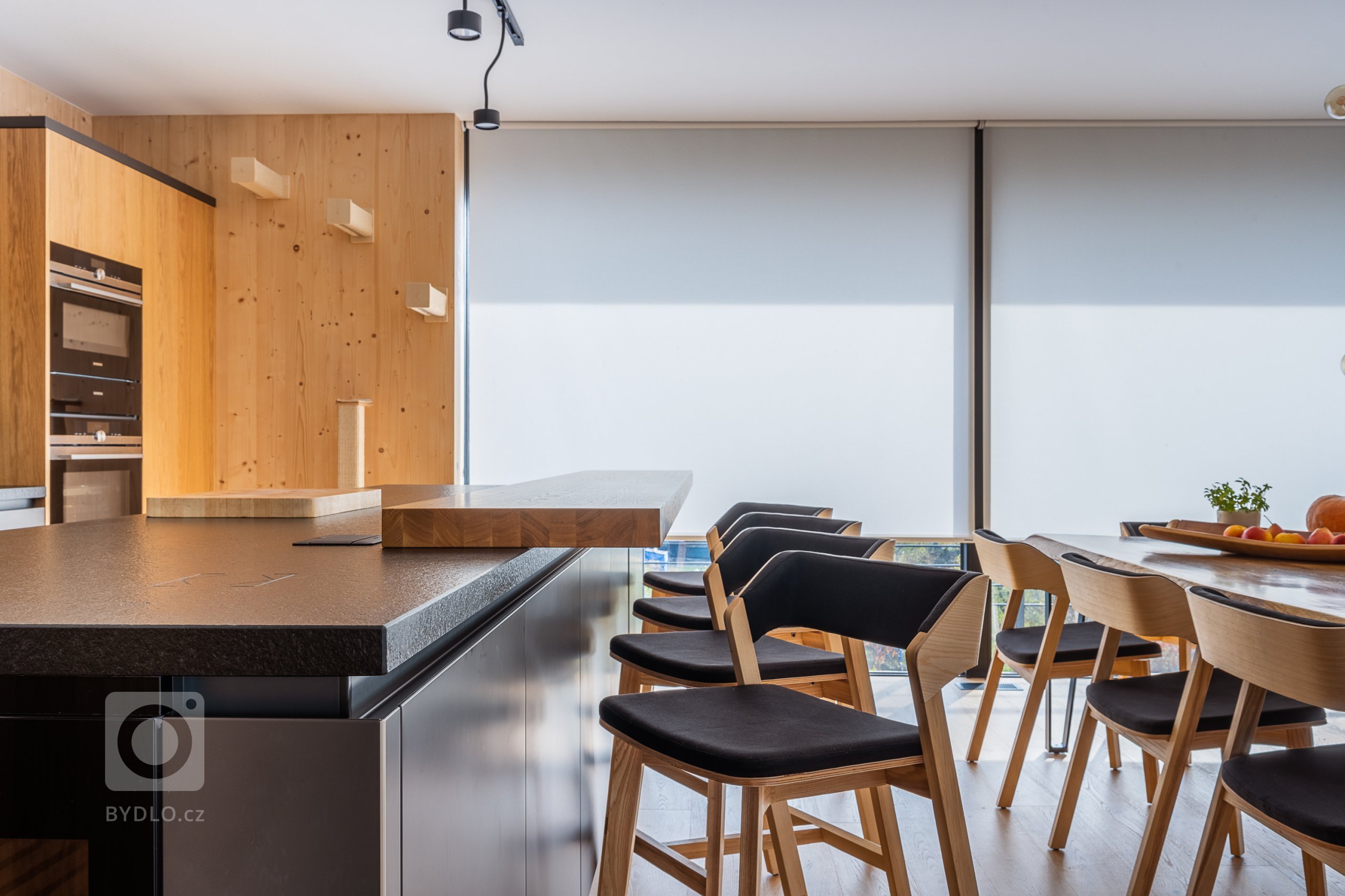 SYKORA. SPOJENÍ TOHO NEJLEPŠÍHO Z PŘÍRODY I LIDSKÉ MYSLI.

Jak si představujete své vysněné bydlení vy? Řada lidí by odpověděla, že i uvnitř čtyř stěn touží po…