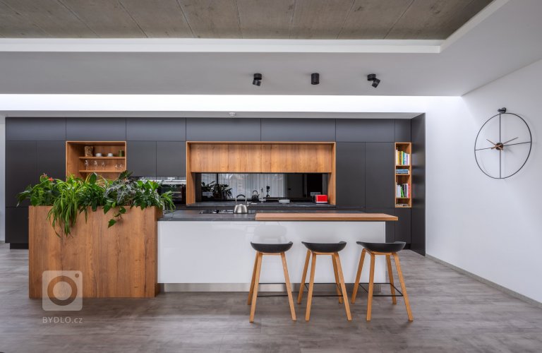 add picture to album