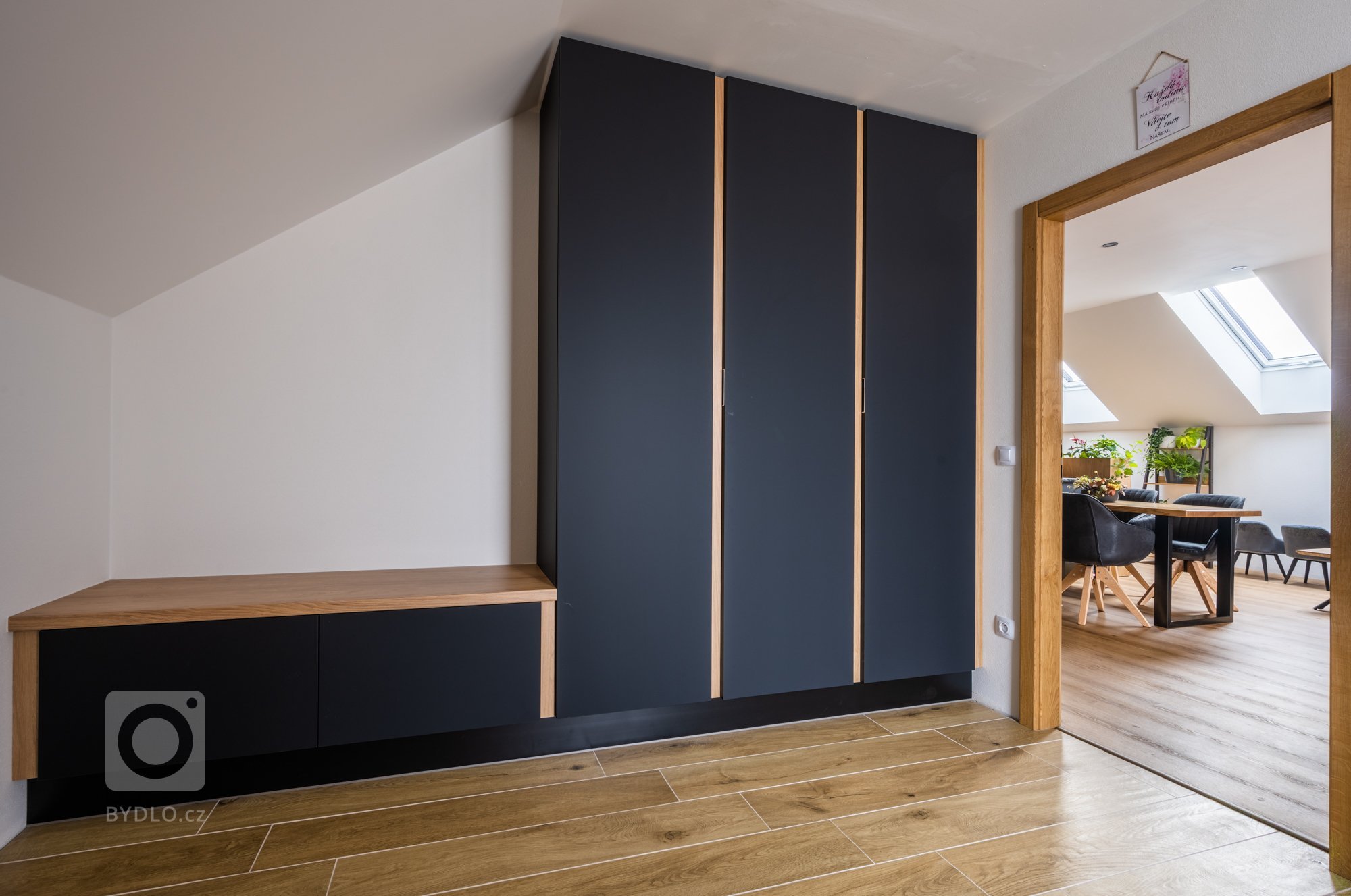 Nejlepší design má vždy pevné základy&nbsp;

Žula. Pevná, krásná, trvalá. Málokterý materiál v sobě tak výrazně a zároveň přirozeně spojuje kouzlo podmanivého…