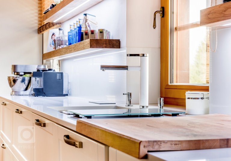 add picture to album