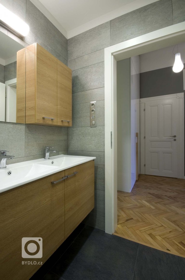 add picture to album