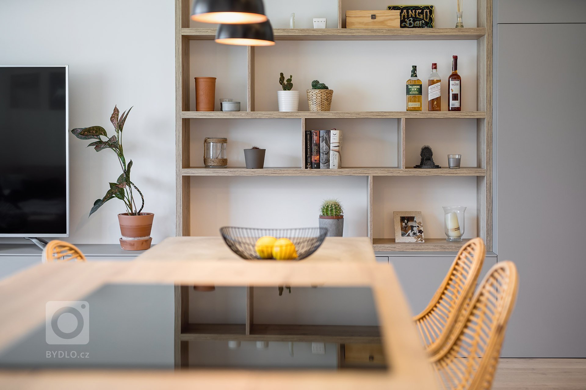 Jedná se o kompletní návrh interiéru bytu o velikosti 3+kk v develeperském projektu nedaleko Prahy.&nbsp; Klienti se na mě naštěstí obrátili včas, a tak jsme…