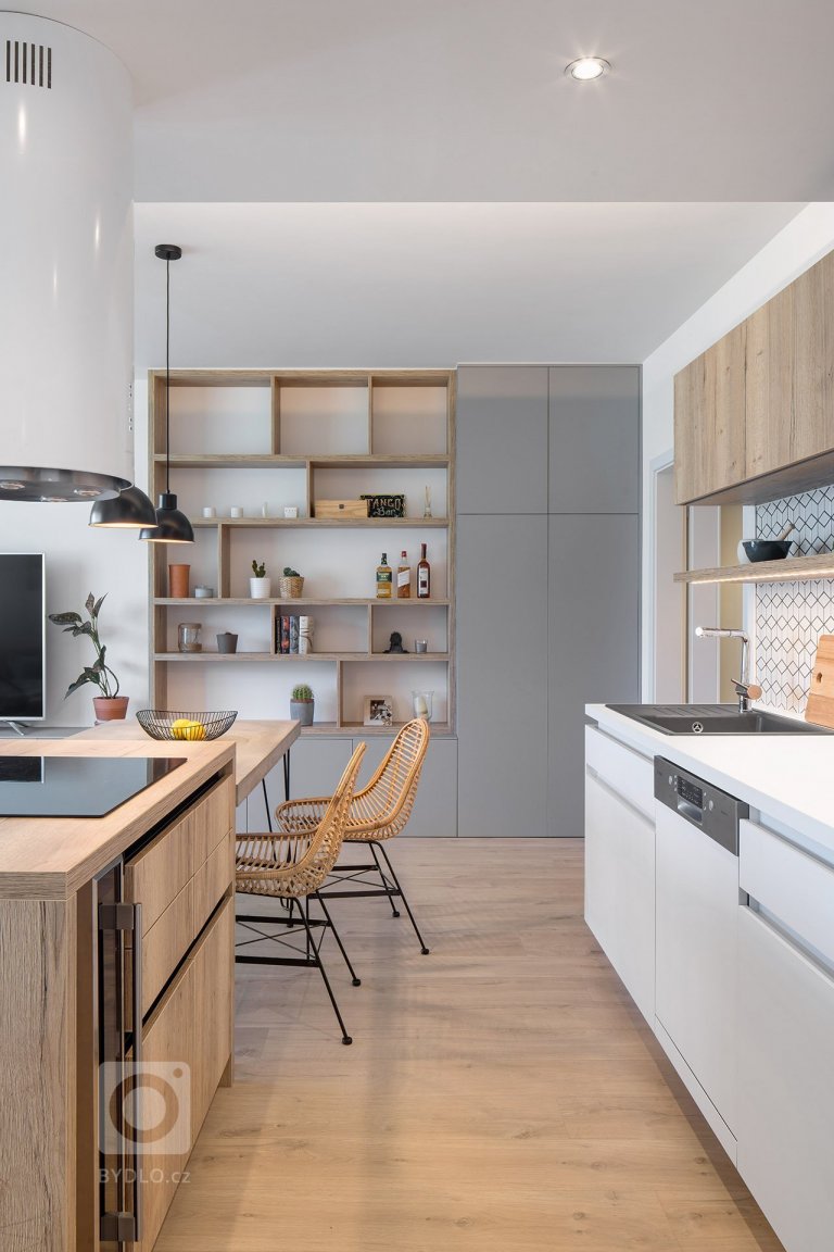 add picture to album