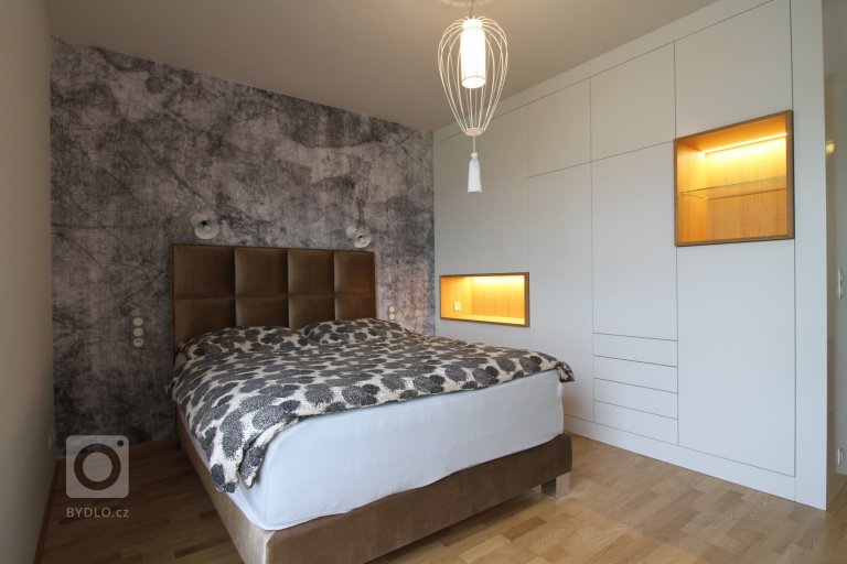 add picture to album