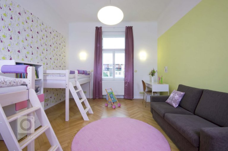 Jedná se o kompletní rekonstrukci bytu včetně stavebních úprav v Praze 6 - Bubenči. Cílem bylo zachovat ducha pře 100 let starého činžovního domu, ale zároveň…