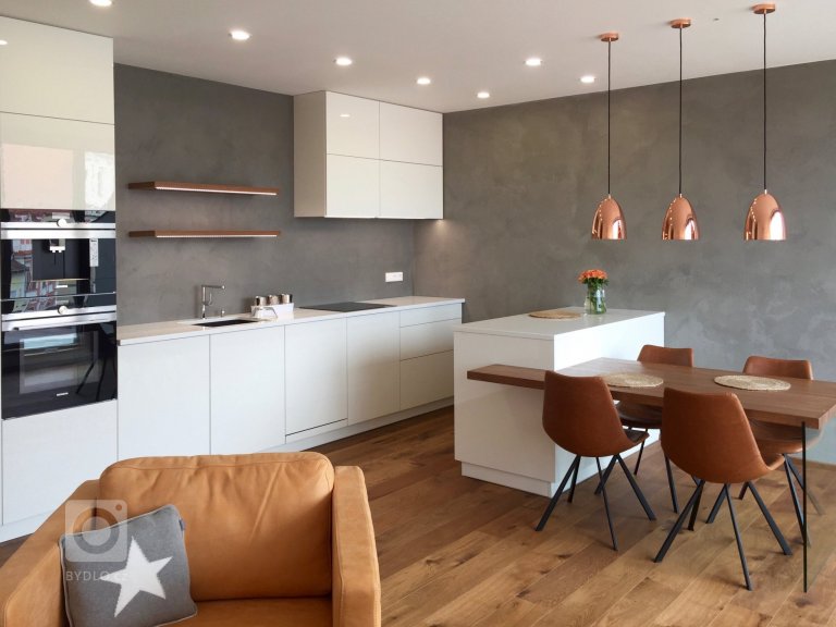 add picture to album