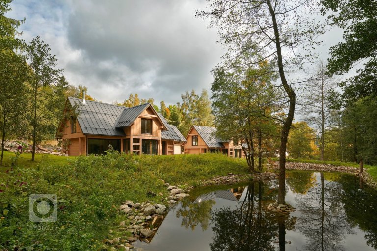 add picture to album