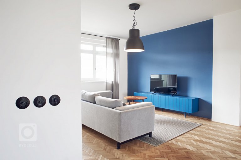 add picture to album