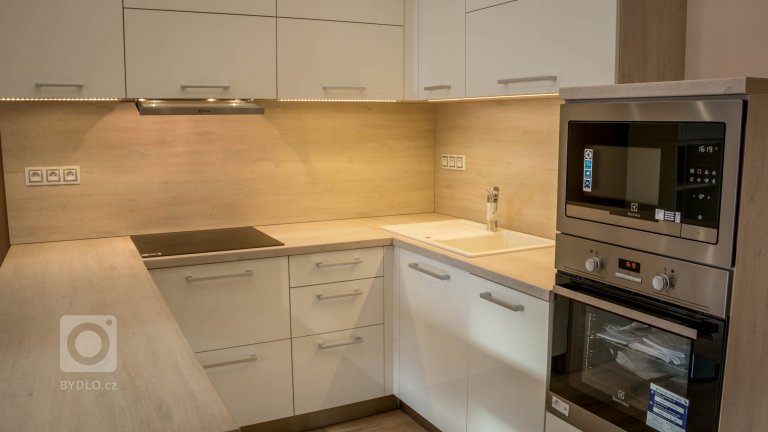 add picture to album