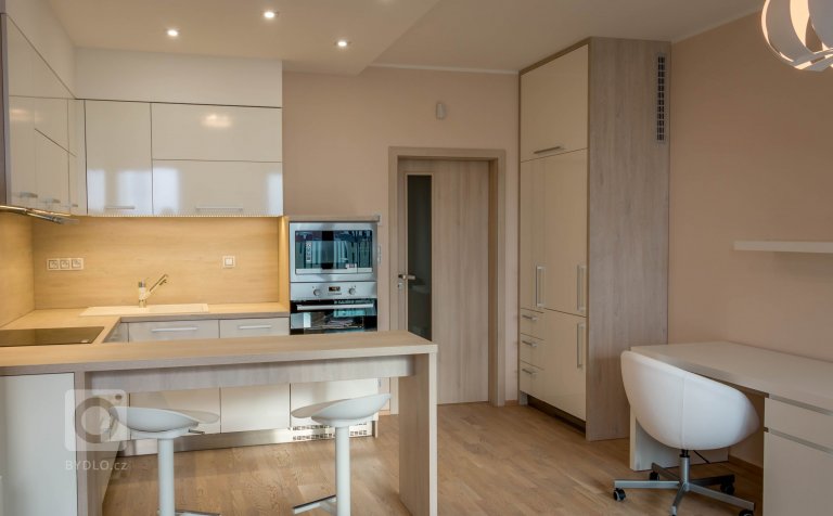 add picture to album