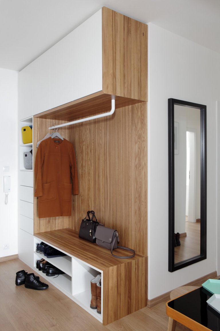 Retro nádech, jak má být! Žádné extra výmysly, jen čistá funkcionalita v pečlivě zvolených barvách a kvalitním provedení. Jak je vidět, v obytném prostoru není…