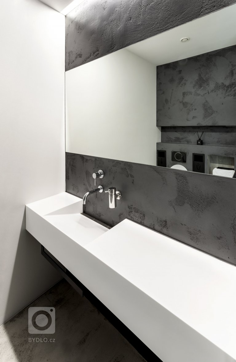 add picture to album