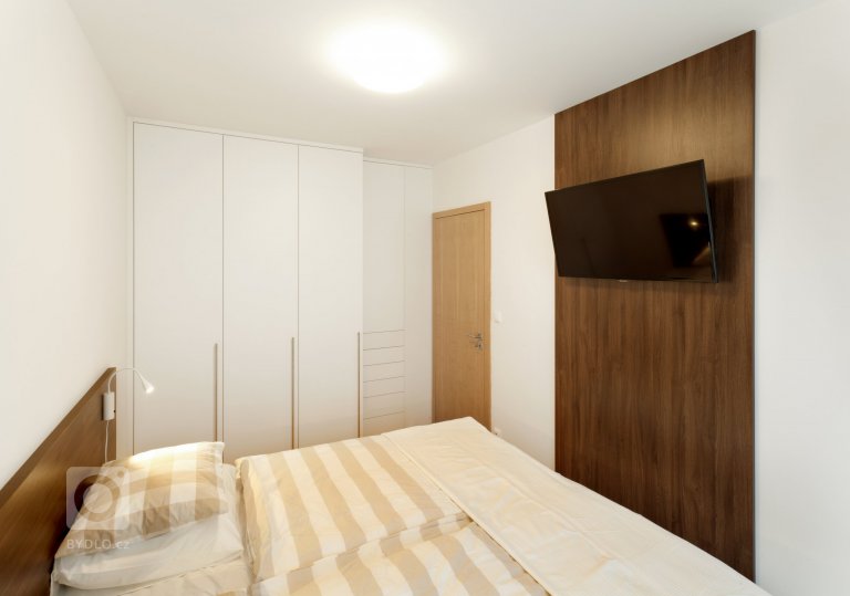 add picture to album