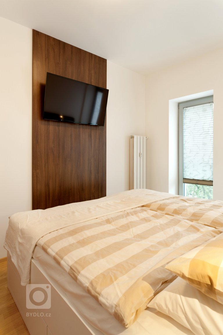 add picture to album