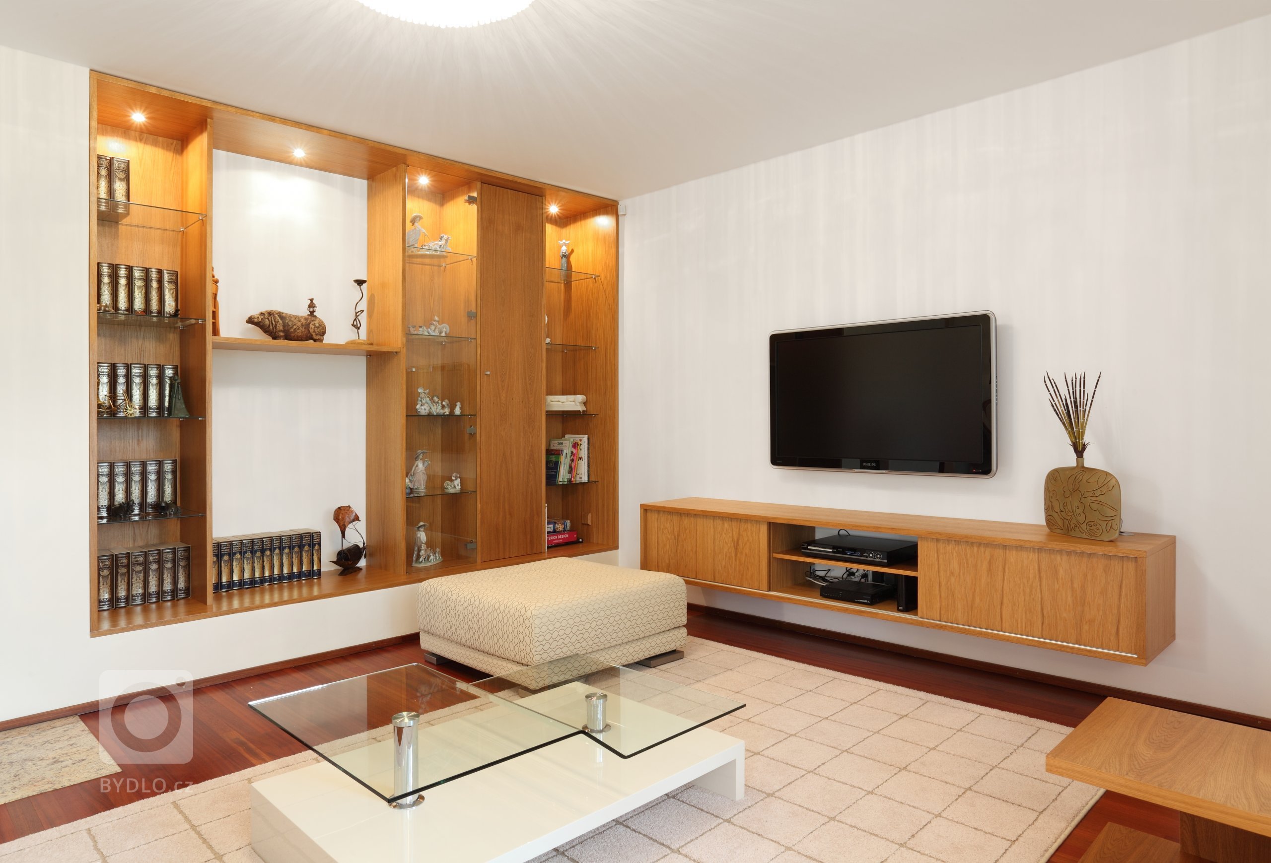 Nenuceně elegantní kuchyně ve světlých barvách, ve které nikdy nebudete nic hledat. Vše má své místo a ani kousíček nevyšel nazmar! Jako příklad můžeme uvést…