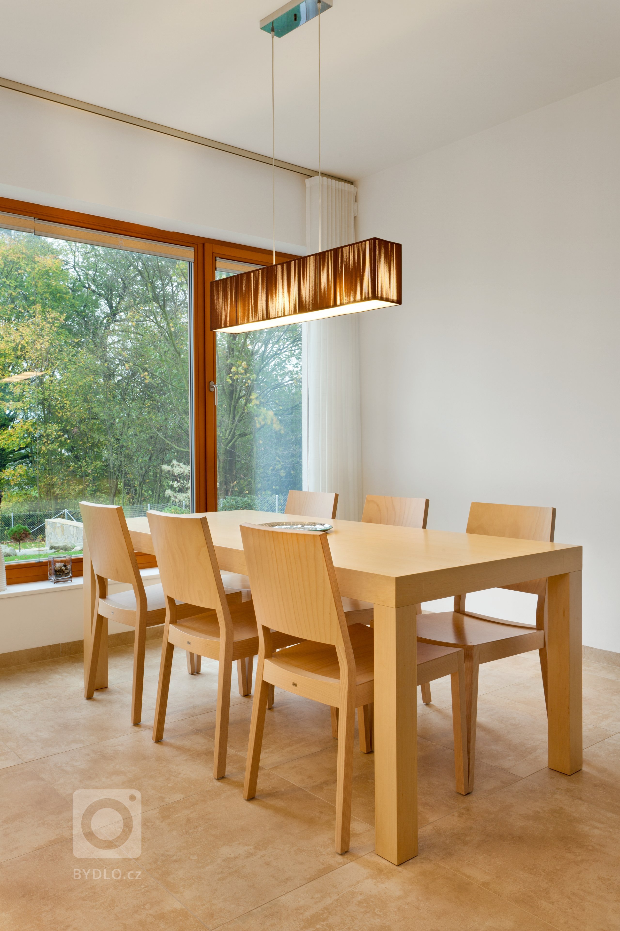 Naprostá dokonalost co se estetiky týče! Pokud máte rádi jednolité, ničím neručené linie, jste na správném místě. Uklidňující tóny světlého kanadského javoru…