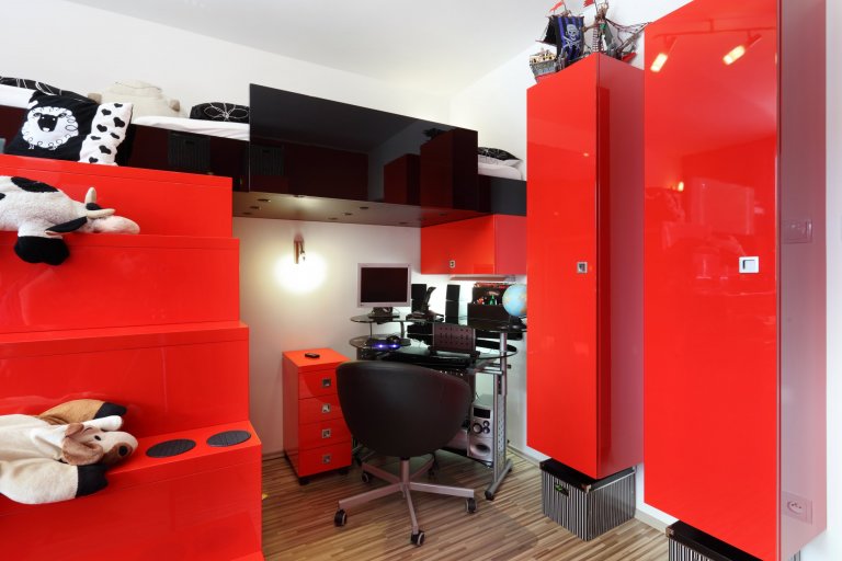 Všichni víme, že teenageři mají často pořádný smysl pro drama. A ve vlastním pokoji by měli mít možnost vyjádřit svůj styl také navenek! I proto tady mají…