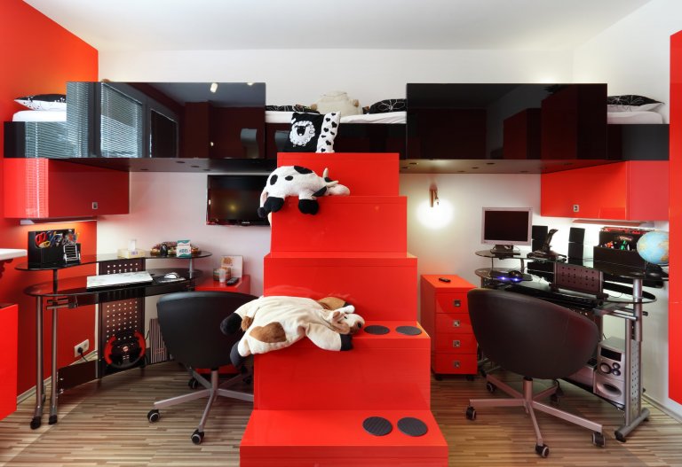 Všichni víme, že teenageři mají často pořádný smysl pro drama. A ve vlastním pokoji by měli mít možnost vyjádřit svůj styl také navenek! I proto tady mají…