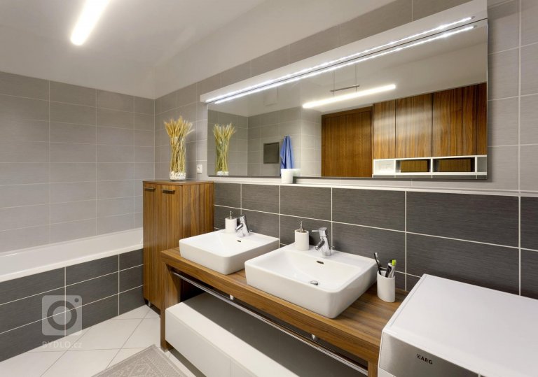 add picture to album