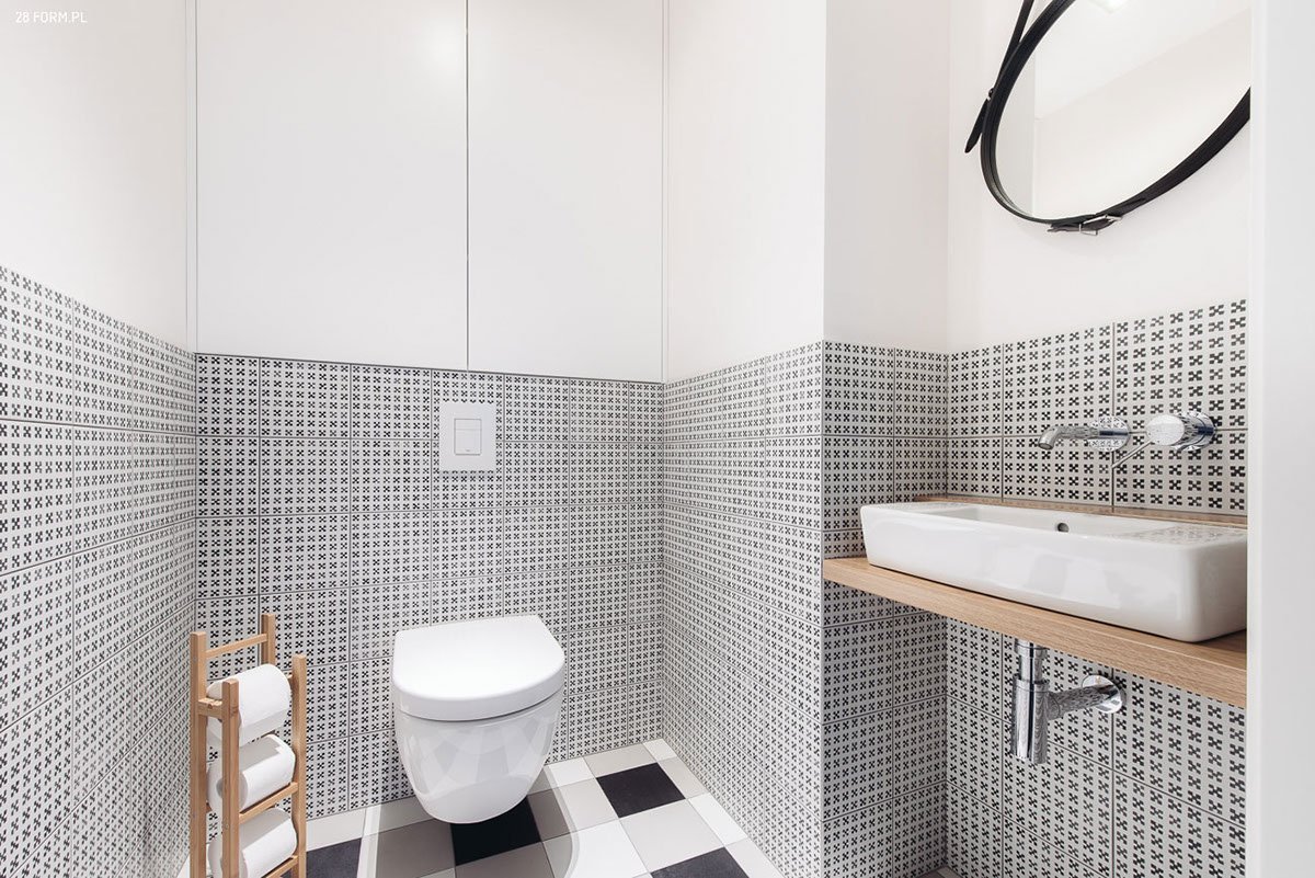 Krásný obklad na toaletě.