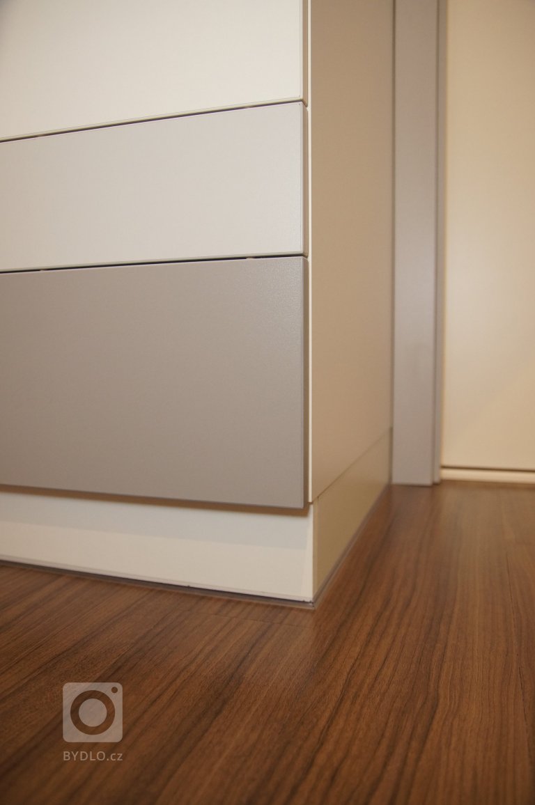 add picture to album