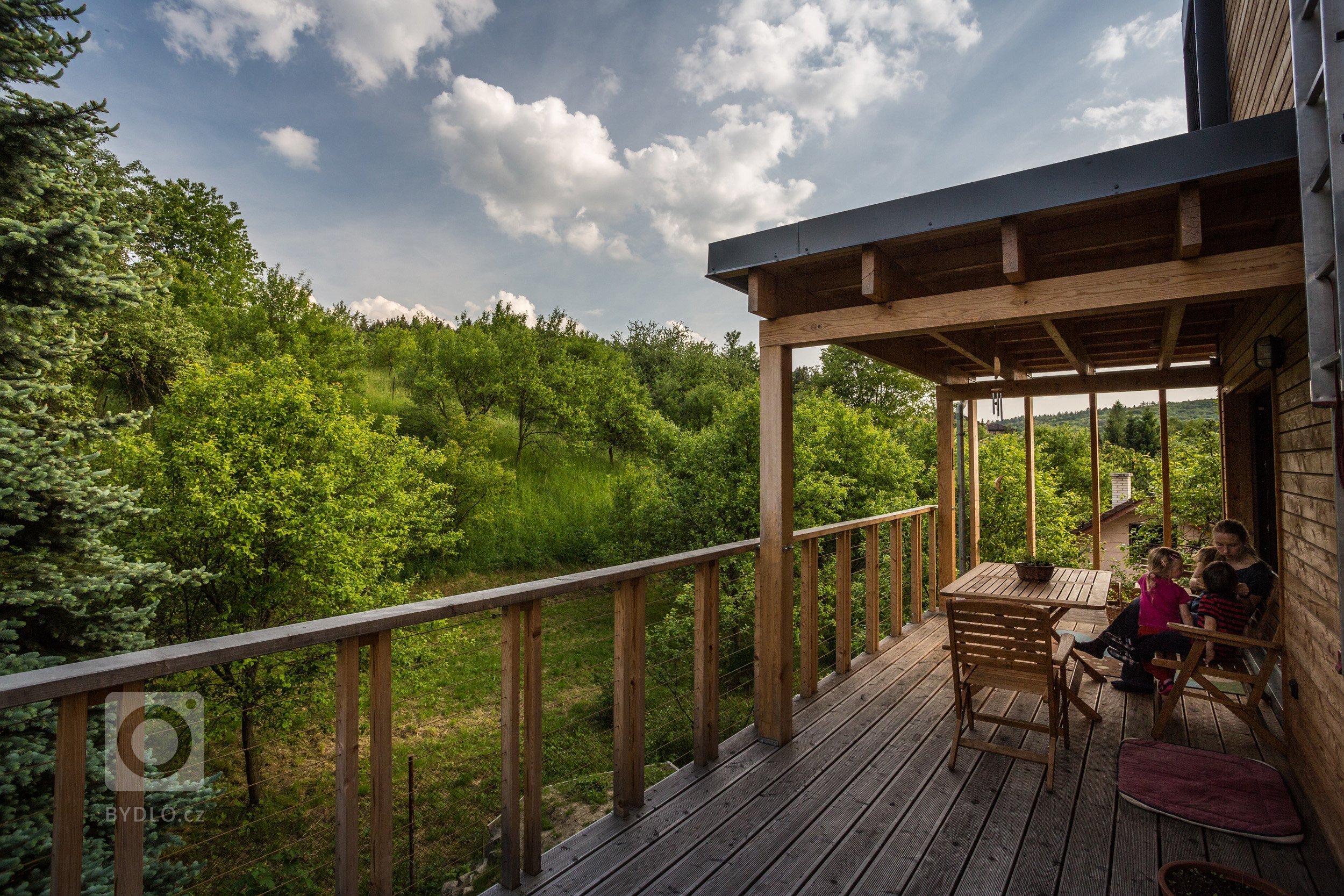 Rekonstrukce rodinného domu, Nástavba dřevostavbou a kompletní úpravy interiéru.
