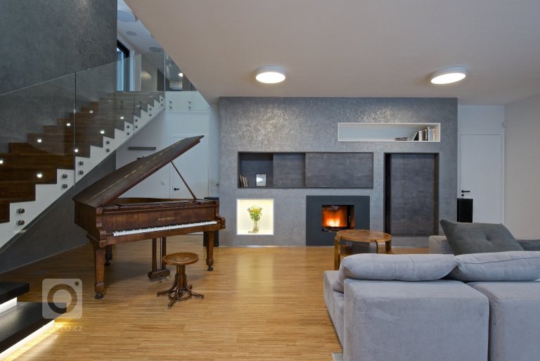 add picture to album