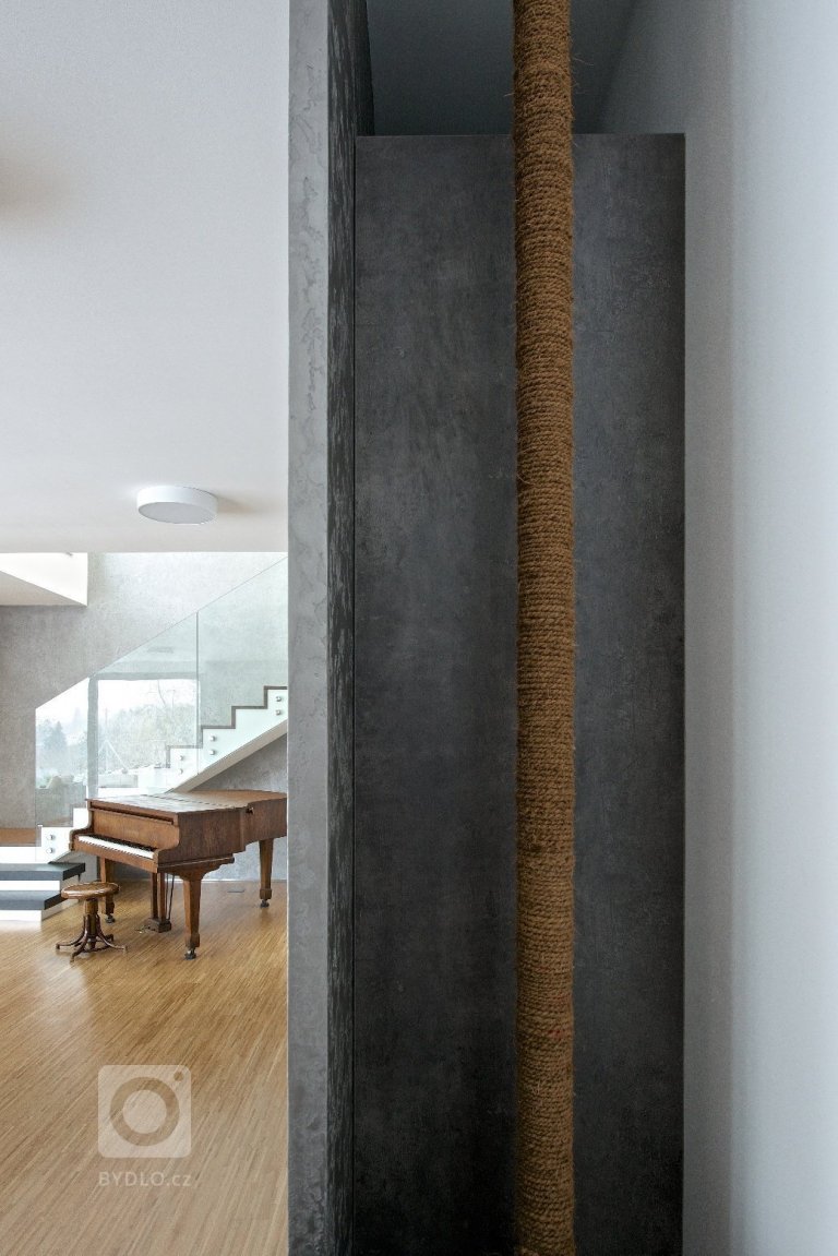 add picture to album