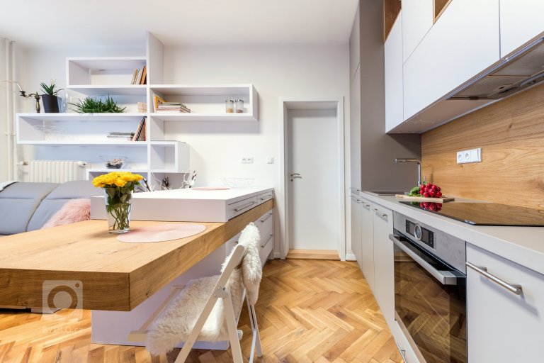 add picture to album