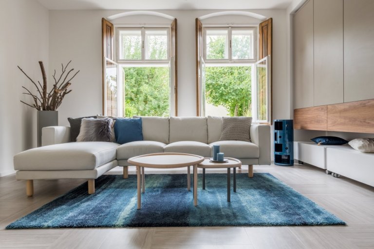 Statek postavený kolem roku 1880 měl typickou podobu české venkovské usedlosti, naším úkolem bylo zhostit se kompletní rekonstrukce interiérů.&nbsp;Požadavkem…