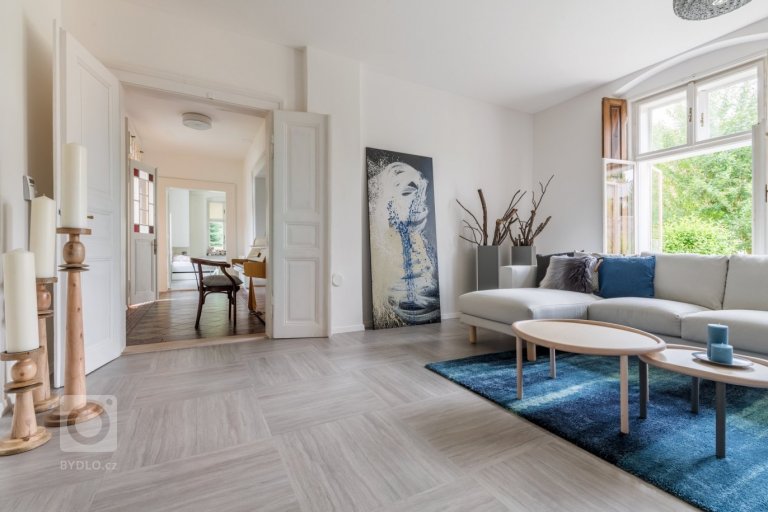 add picture to album